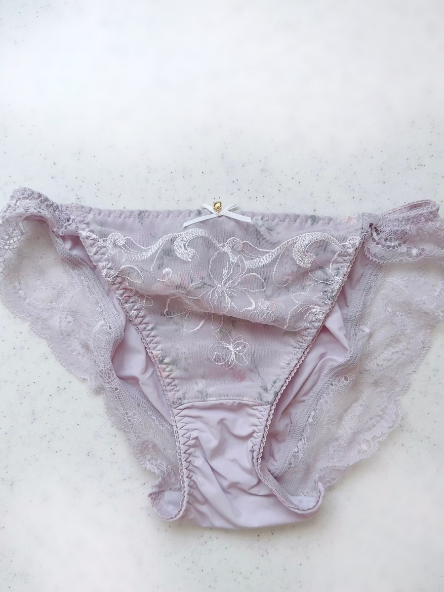 染みパンティパンティ ホワイトムーン 使用済み下着販売 商品一覧-全商品