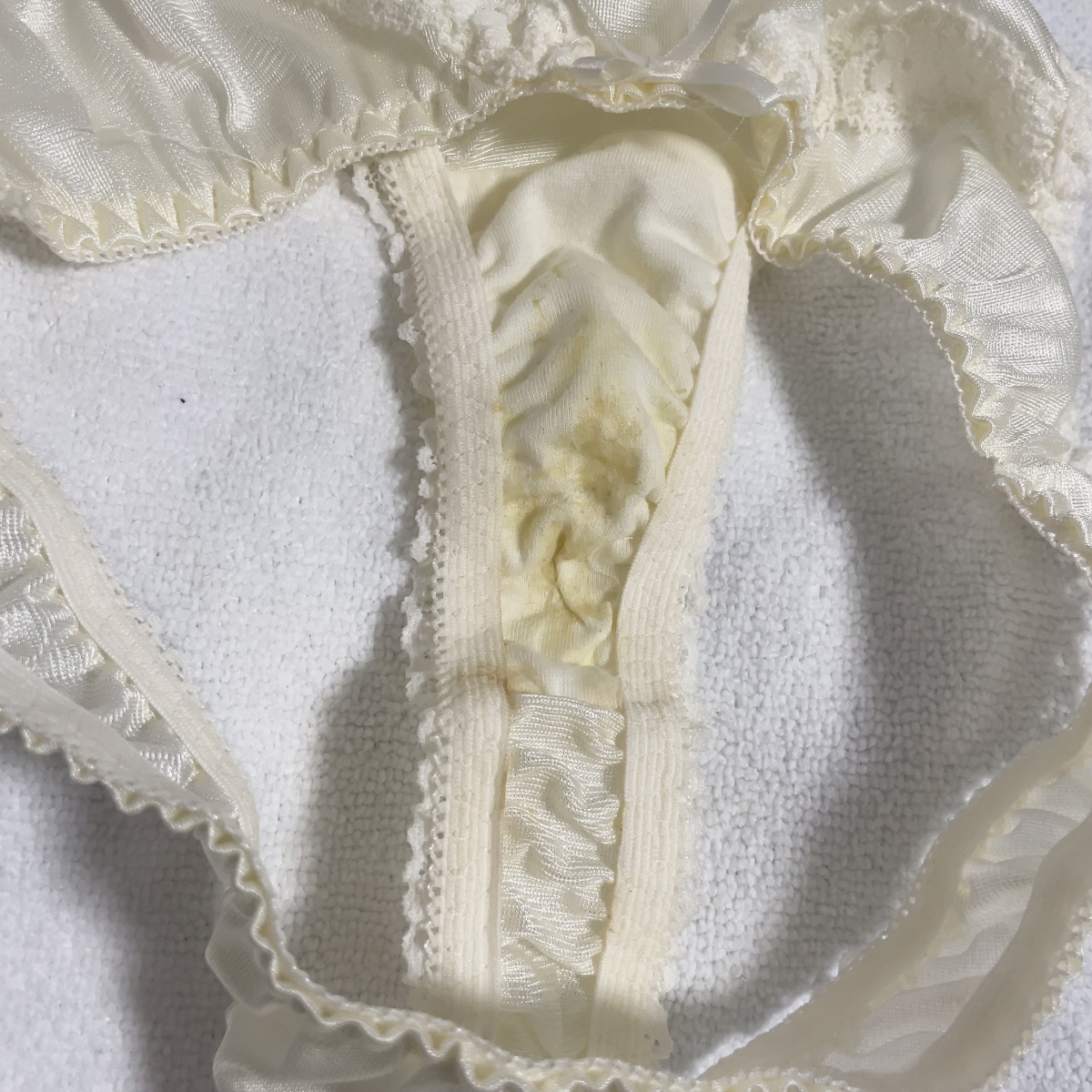 女子高生の半脱ぎパンティ ホワイトムーン 使用済み下着販売 商品一覧-全商品